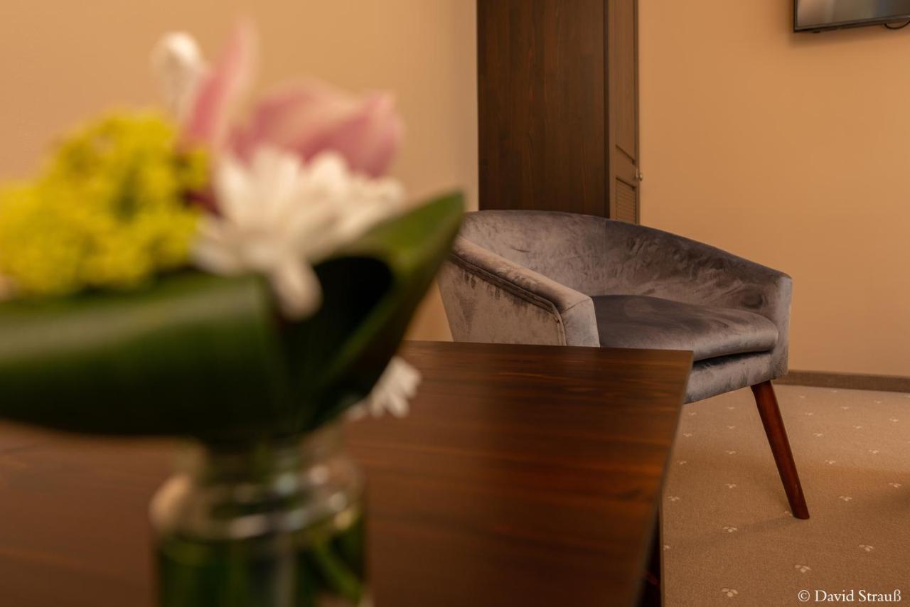 Hotel Wasserschloesschen 萨勒河畔瑙姆堡 外观 照片