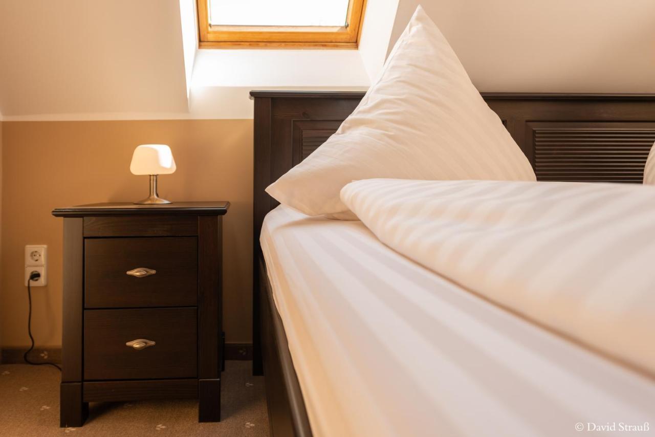 Hotel Wasserschloesschen 萨勒河畔瑙姆堡 外观 照片